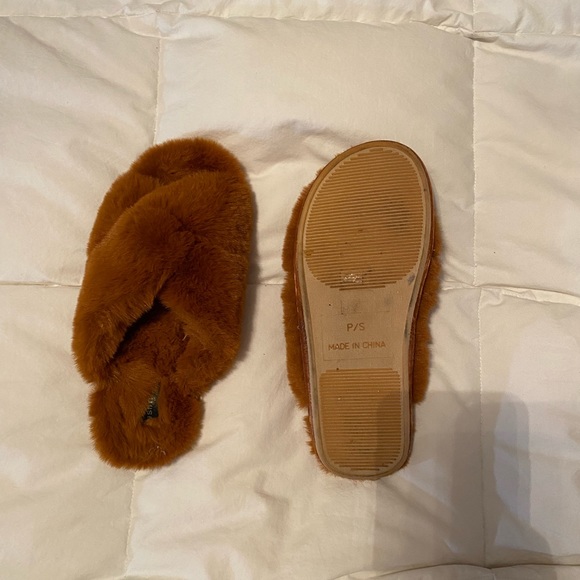 Brown Fluffy Slipper - Picture 2 of 3